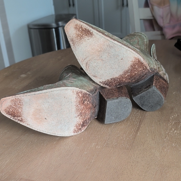 Ariat Brown Leather Western Boots - Picture 9 of 9